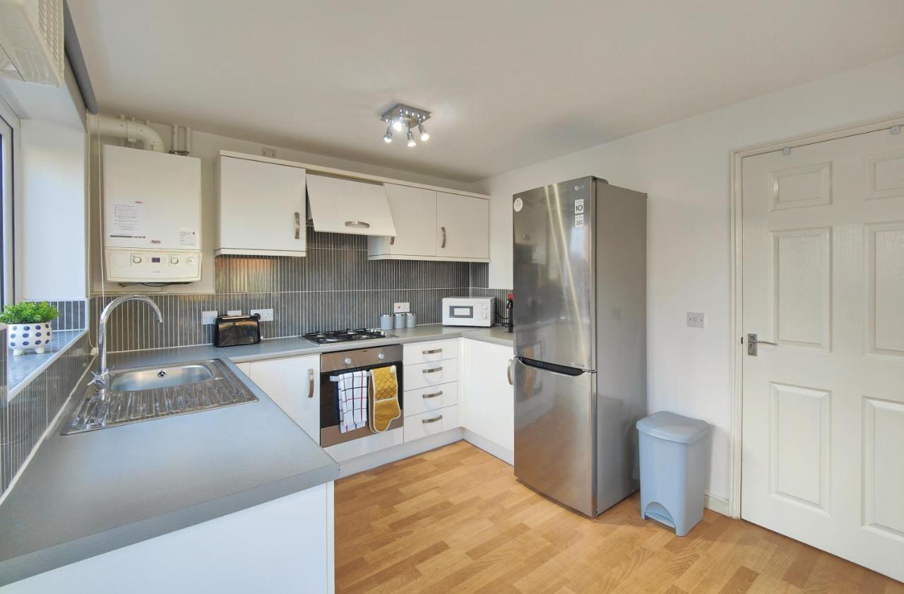 The Metcombe - Holiday Home With Free Parking 10 Minutes Walk To Etihad Stadium & Coop Live Arena مانشستر المظهر الخارجي الصورة